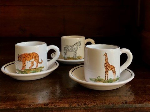 Tasse droite avec soucoupe